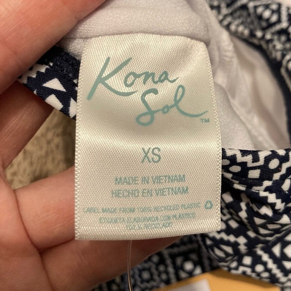 Kona Sol Halter Takini Swim Suit Top Navy White Pattern XS Bathing Suit Padded - Picture 5 of 5